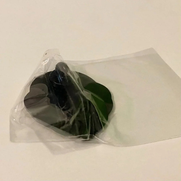 Metroid Samus Aran Enamel Metal Pin Double Rubber Backing - Picture 6 of 11